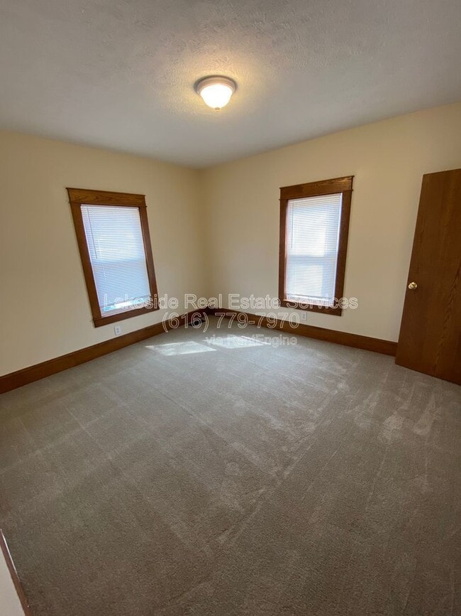 Building Photo - 750 Watkins St SE