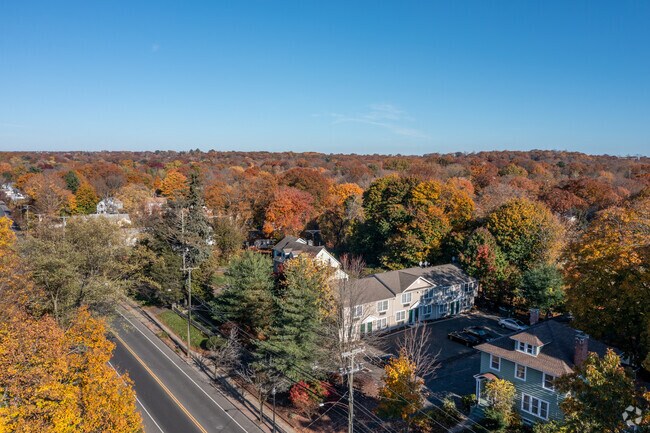 Aerial Photo - 184 Huntington Tpke