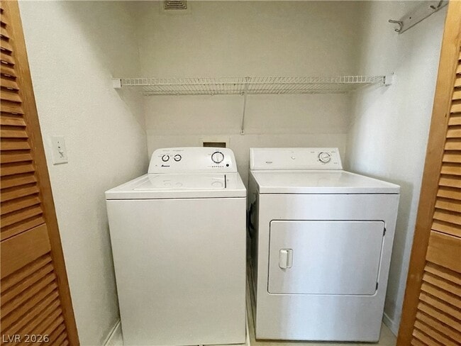 Building Photo - 2110 Los Feliz St