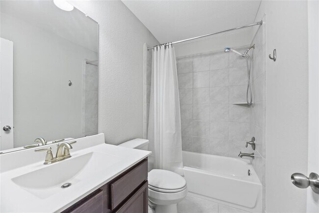 Building Photo - 2411 Jitterbug Ln