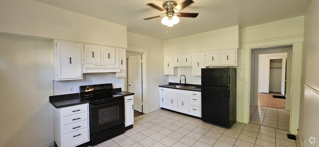 Building Photo - 4514 Allison St