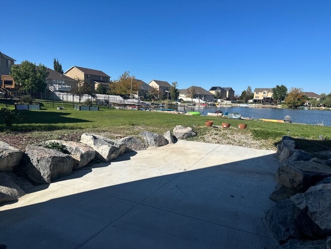 Primary Photo - 6038 Bayshore Dr