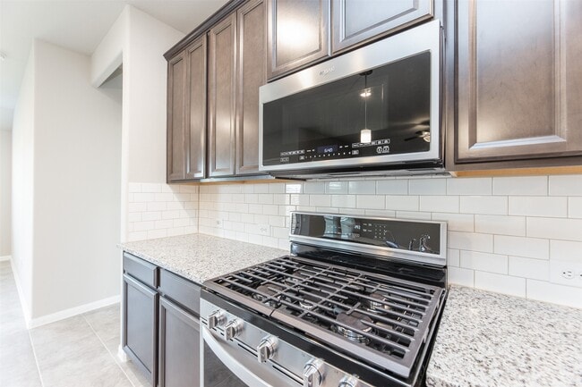 Building Photo - 2031 Stella Pne Dr