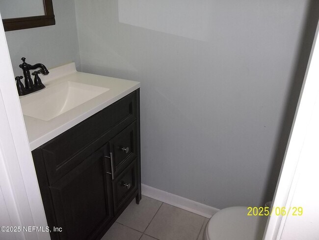 Building Photo - 2300 Twelve Oaks Dr