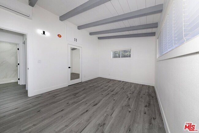 Building Photo - 11132 Montecito Dr