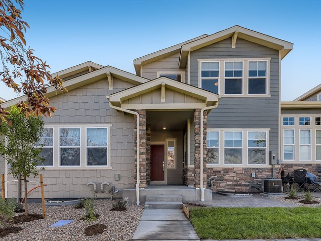 Building Photo - Stunning 3 bedroom 2.5 Bath in Commerce City!