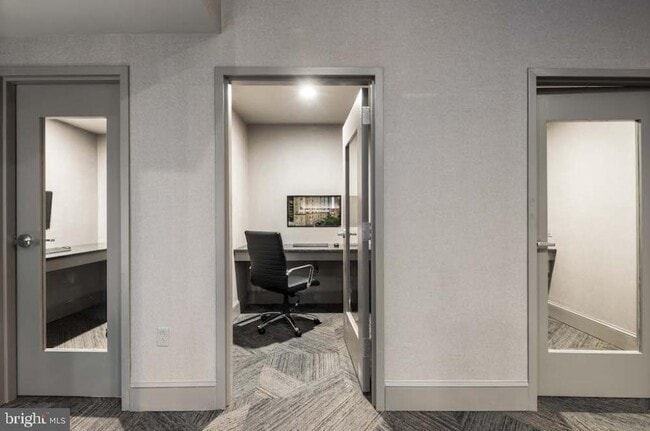 Building Photo - 222 W Rittenhouse Square