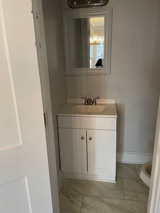 Building Photo - Move In Special One Month Free-2 Bedroom 1...