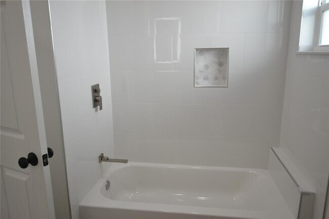 Building Photo - 6474 Taylor Ct