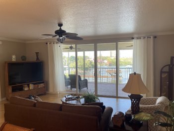 Building Photo - Sought-after Oleander condo available for ...