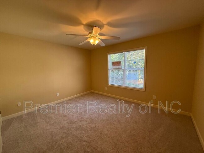 Building Photo - 607 Westpark Ct