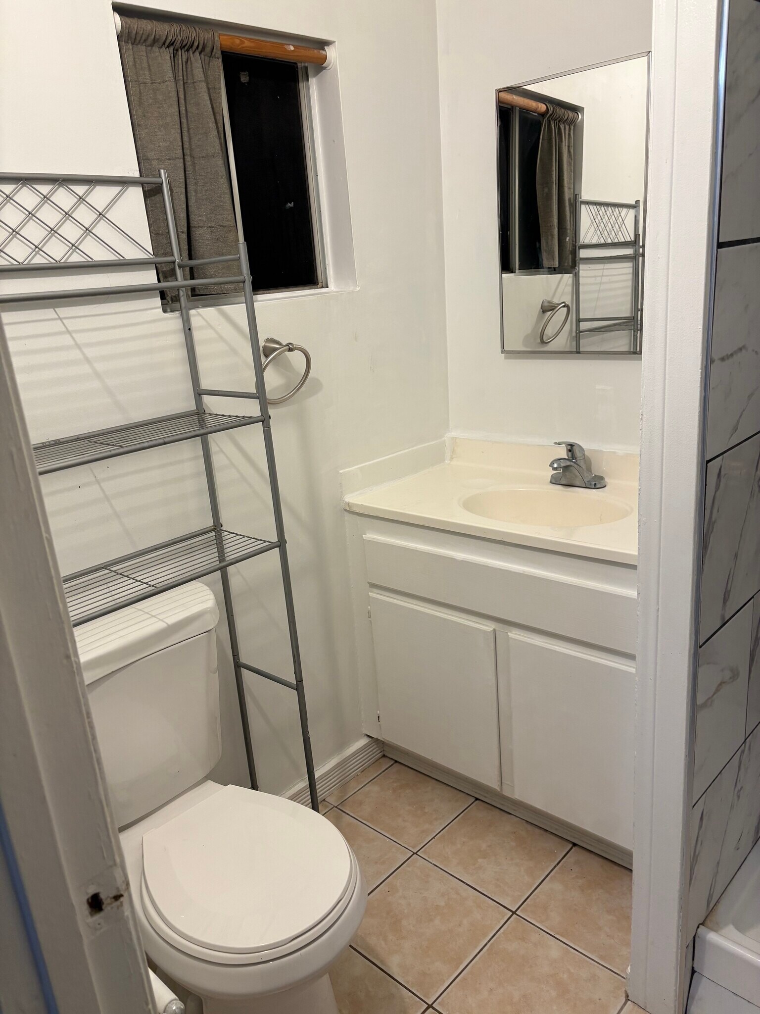 Building Photo - 3334 Altura Ave