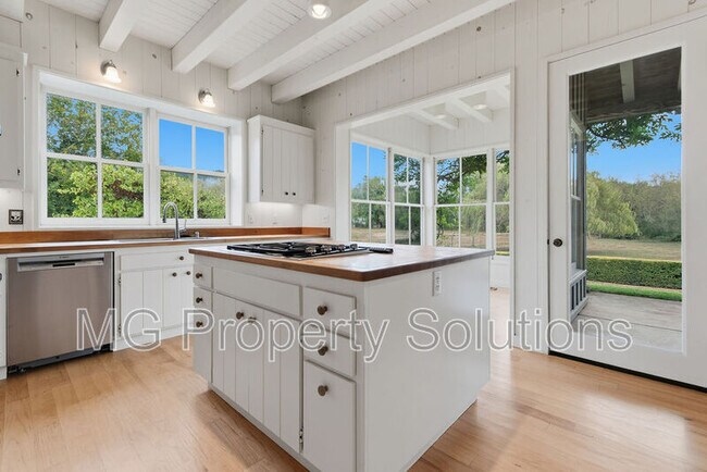 Building Photo - 5151 Nicasio Valley Rd