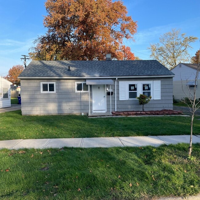Building Photo - 1993 Rookwood Rd