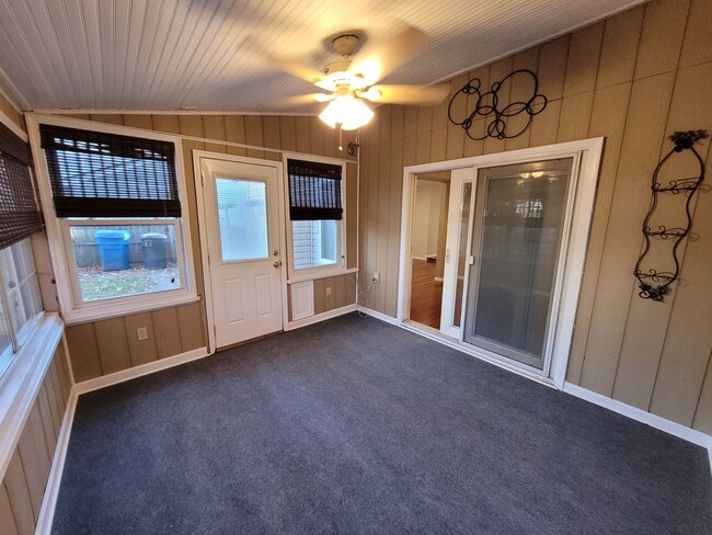 Building Photo - 5 Bedroom 3 Bath Home with Sunroom in Virg...