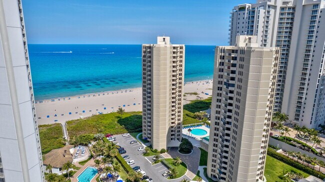 Building Photo - 2800 N Ocean Dr