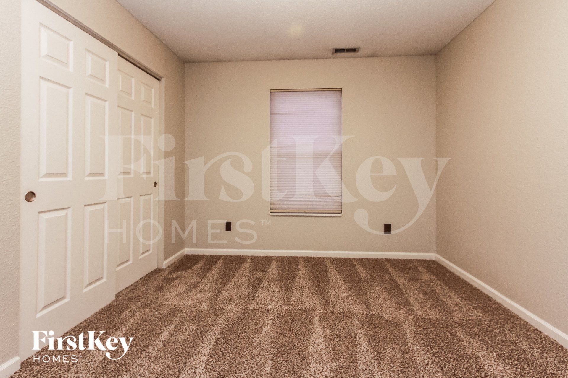 Building Photo - 1164 Chestnut Ln