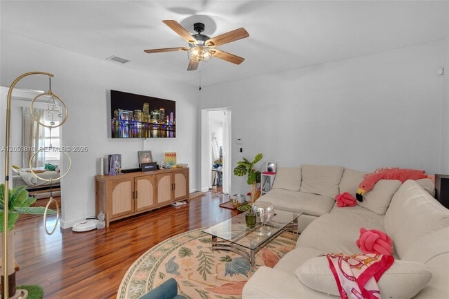 Building Photo - Northwest Flagler Terrace, Miami, FL 33125 - 2 BR 1 BA house