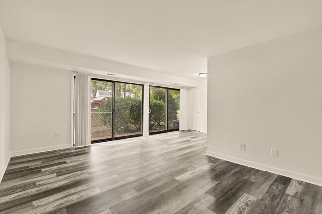 Building Photo - 5105 10th Pl S