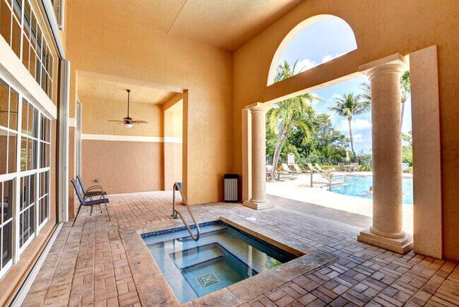 Building Photo - 1000 Scotia Dr