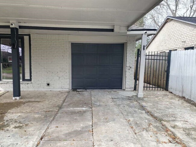 Building Photo - 15626 Corsair Rd