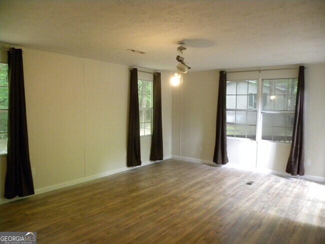 Building Photo - 174 Bell Acres Rd