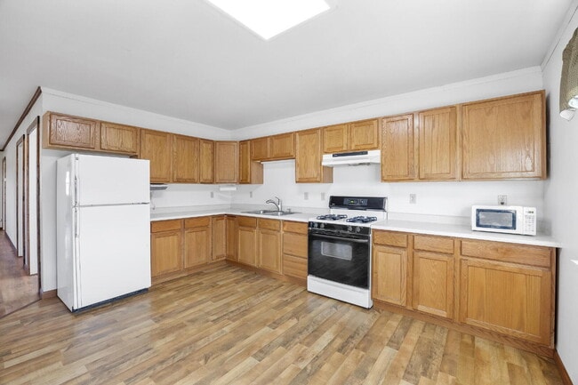 Building Photo - Comfort, Character & Extra Space