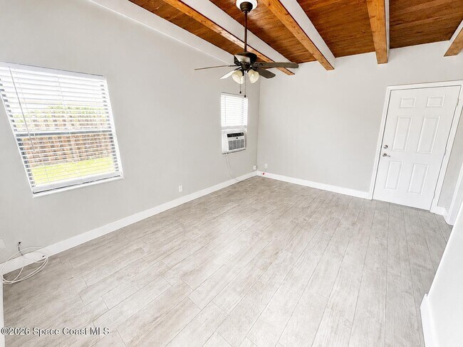 Building Photo - 1604 S Miramar Ave