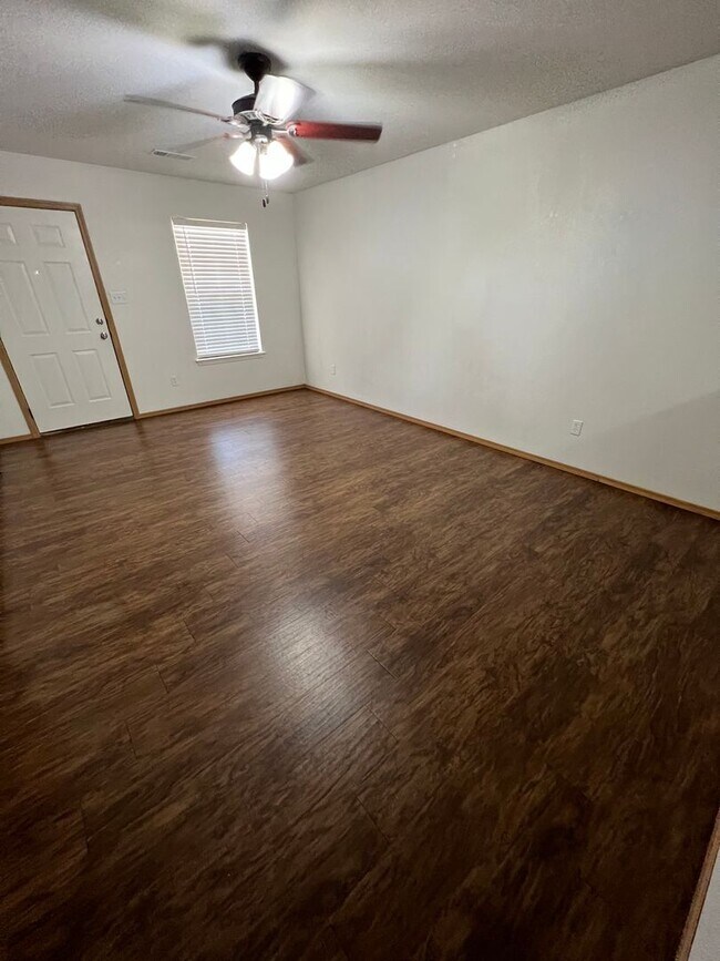 Building Photo - 1409 Poplar St
