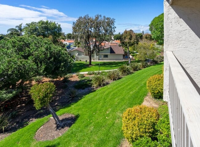 Building Photo - Gorgeous Beach Close Carlsbad Condo!