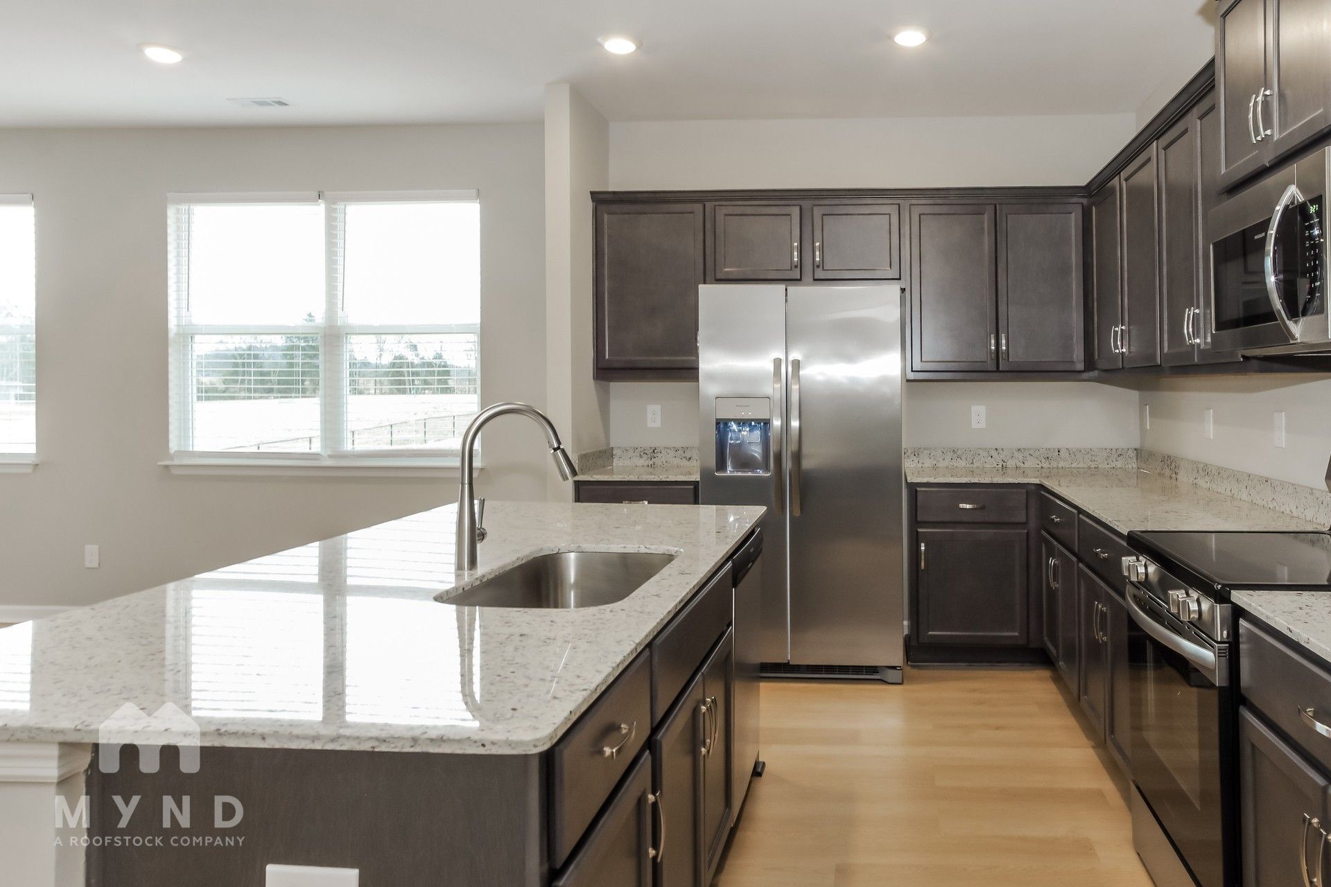 Building Photo - 105 Starview Ct