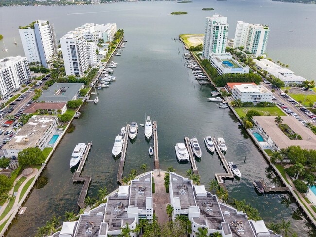 Building Photo - 7914 Harbor Island Dr