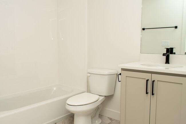 Building Photo - 864 S 340 E