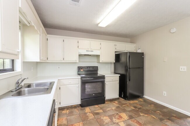 Building Photo - 4272 Falcon Crest Dr