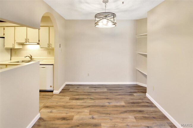 Building Photo - 121 Shirley Ridge Dr