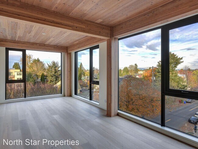 Building Photo - 2 br, 2 bath House - 12 NE Fremont St Unit 5E