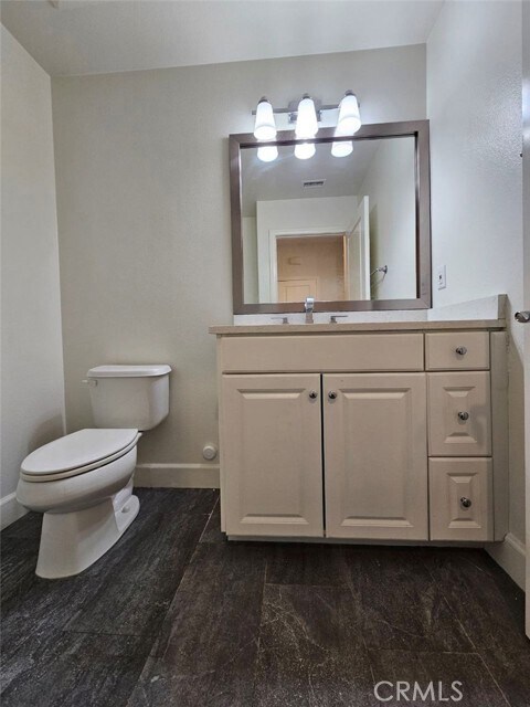 Building Photo - 35 Courant