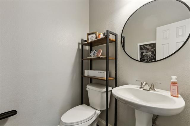 Building Photo - 3833 Denridge Ln