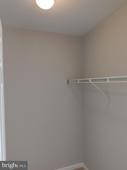 Building Photo - 345 Silver Ridge Dr