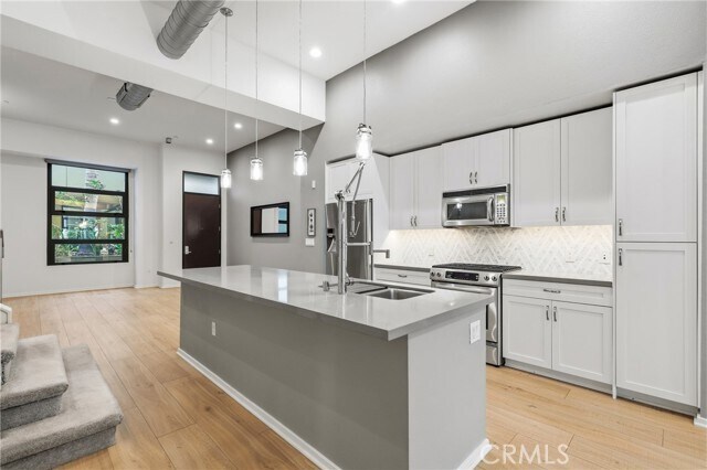 Building Photo - 133 The Promenade N