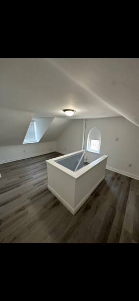 Building Photo - 2707 Kirkbride St