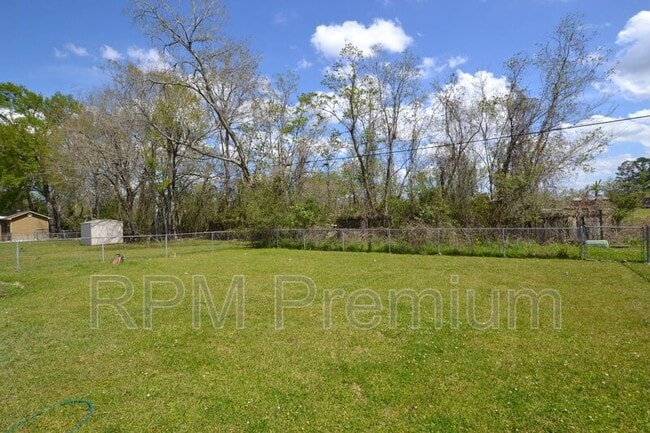 Building Photo - 1632 Mary Lou Dr