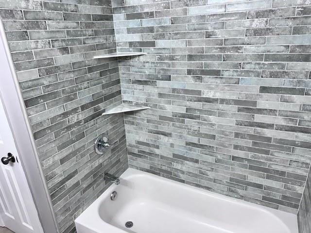 Building Photo - 2377 Clifton Springs Manor