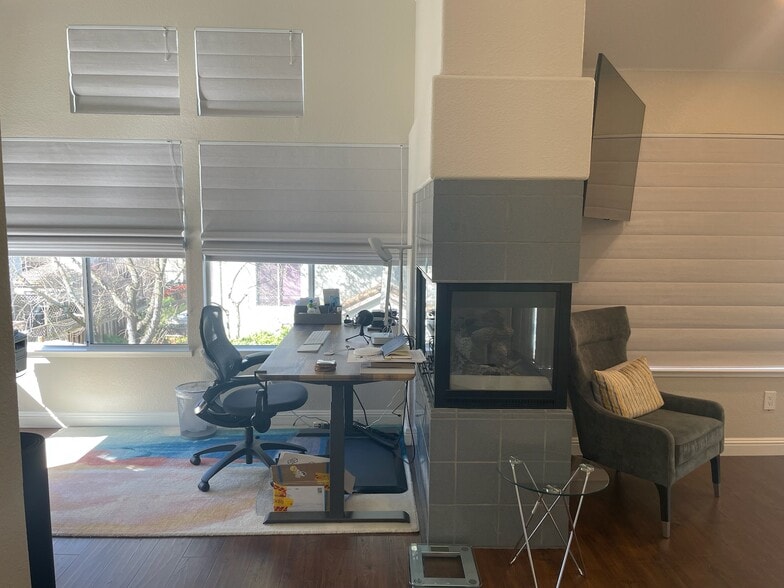 Building Photo - 922 Vista Pointe Dr