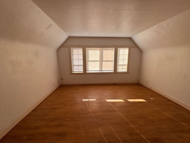 Building Photo - 2722 W Sinto Ave