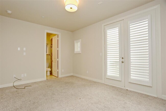 Building Photo - 3216 McKinney St