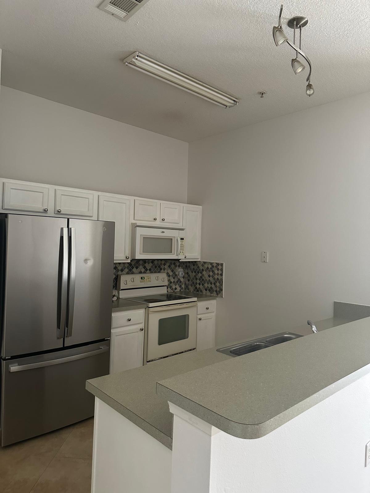 Building Photo - 9670 Amarante Cir