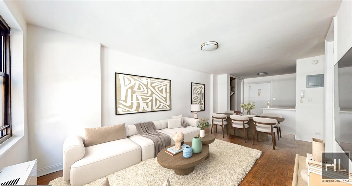 Building Photo - 5 AVENUE