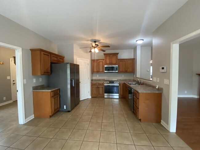Building Photo - 355 Vineland Pl Dr