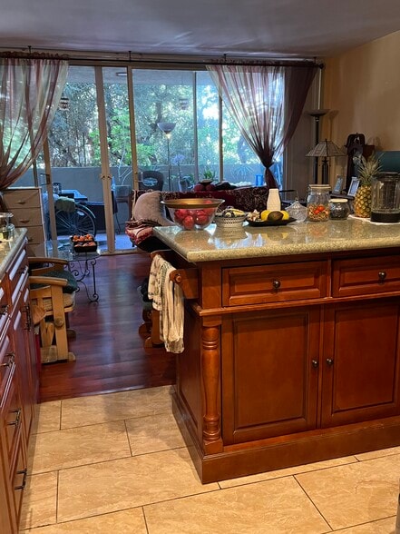 Building Photo - 1300 Midvale Ave